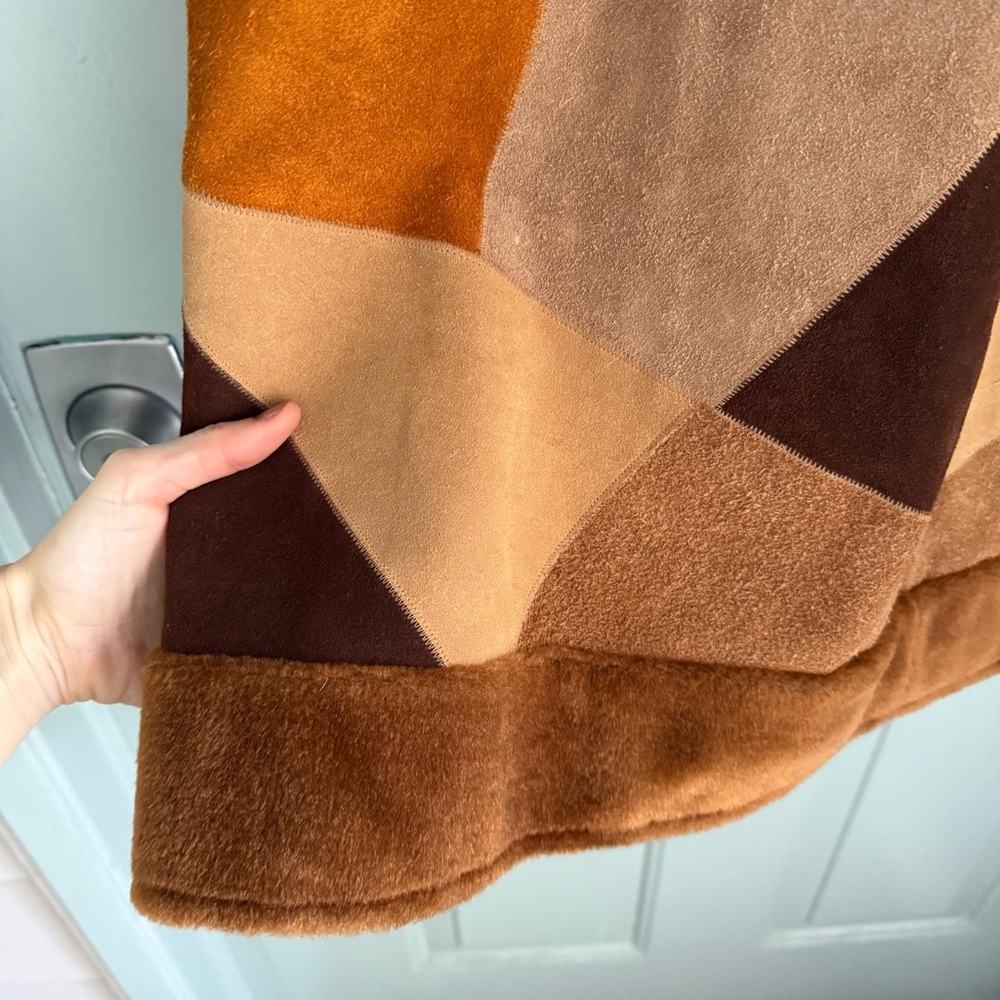 Geometric Patchwork Cape Coat - Picture 7 of 11